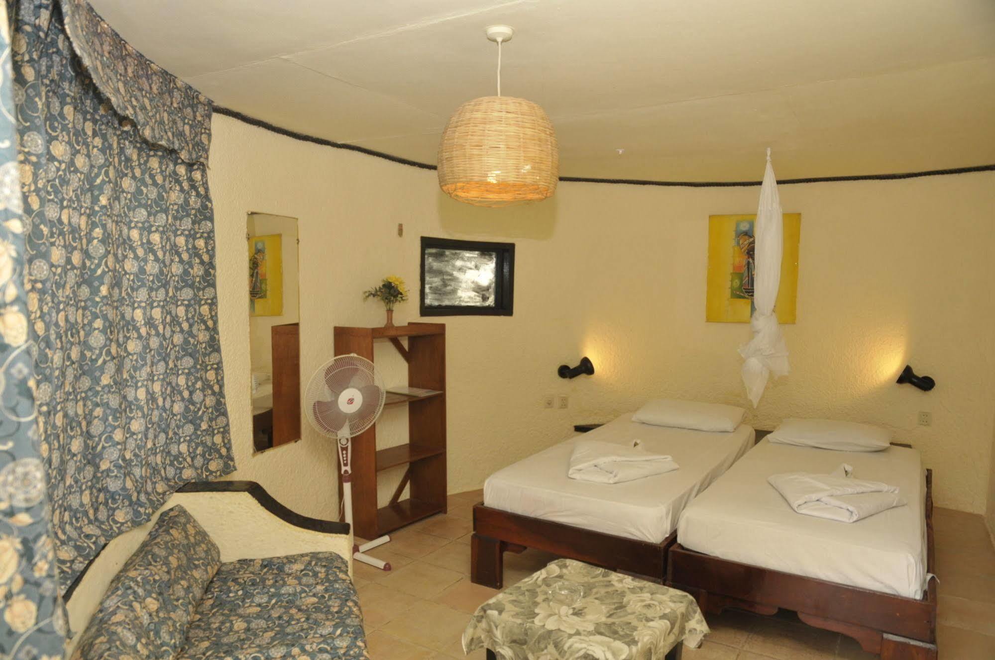 African Village Hotel Bakau Экстерьер фото